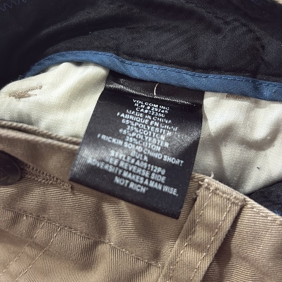 Volcom Men's Tan Shorts size 30 - Picture 3 of 5